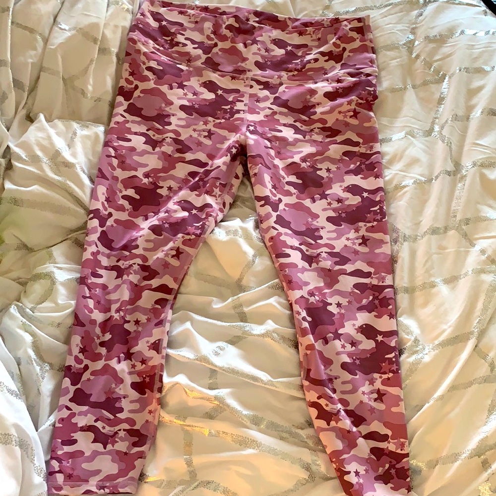 Fabletics Pink Star Camo PowerHold Legging 1X